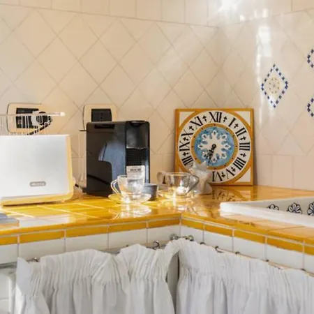 Boutique Capri