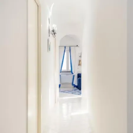 Boutique Capri